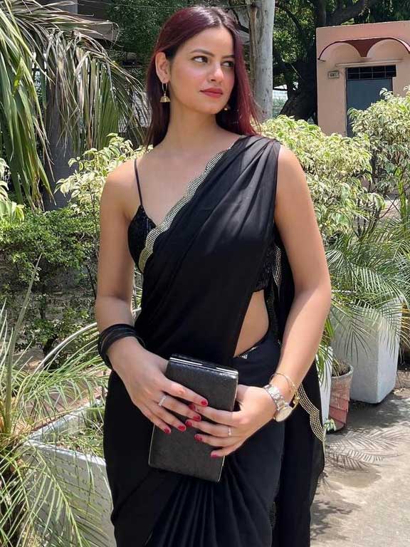 20 year old call Girl service in Agra